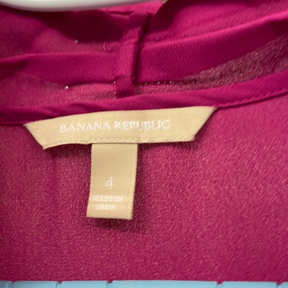 Great short sleeve blouse. Button down - Picture 3 of 3